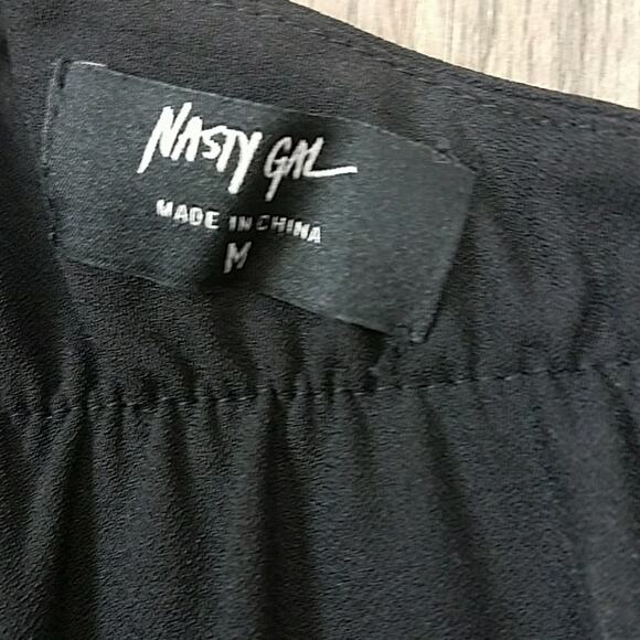 NWT Nasty Gal black Medium plunging halter top - Picture 4 of 6